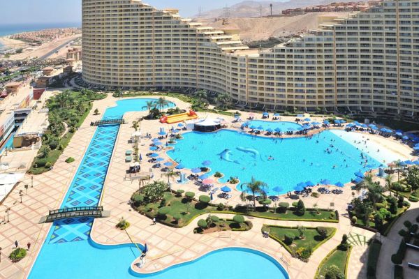 بورتو السخنة العين السخنة‎